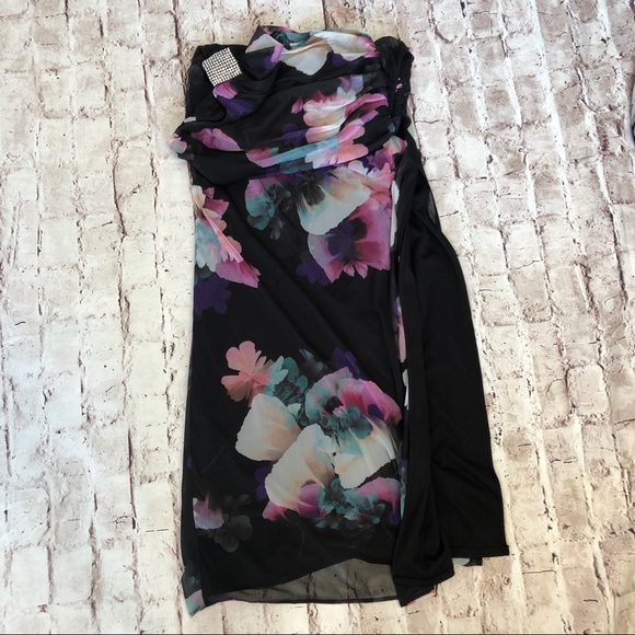 PRC RED One shoulder floor length dress Le Chateau - Picture 7 of 9